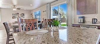 Cozy 6-Bedroom home perfect for large groups