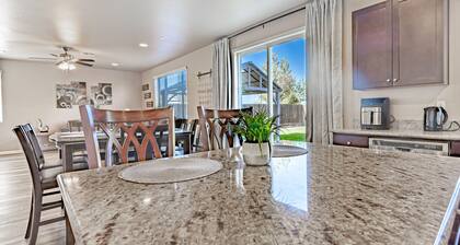 Cozy 6-Bedroom home perfect for large groups