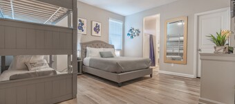 Cozy 6-Bedroom home perfect for large groups