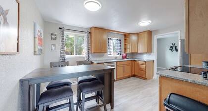 Arvada Private Family Home with Two King Beds