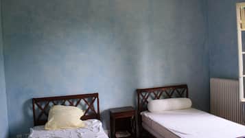 5 slaapkamers, een strijkplank/strijkijzer, reisbedje, gratis wifi