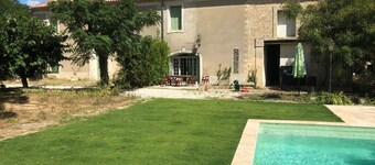 Large farmhouse with 5 bedrooms for 10 people with swimming pool.