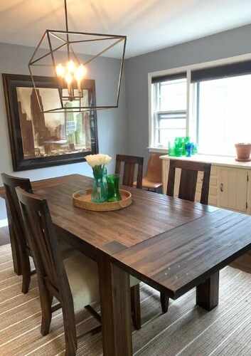 Restful Retreat Perfectly Located by Train+Shops