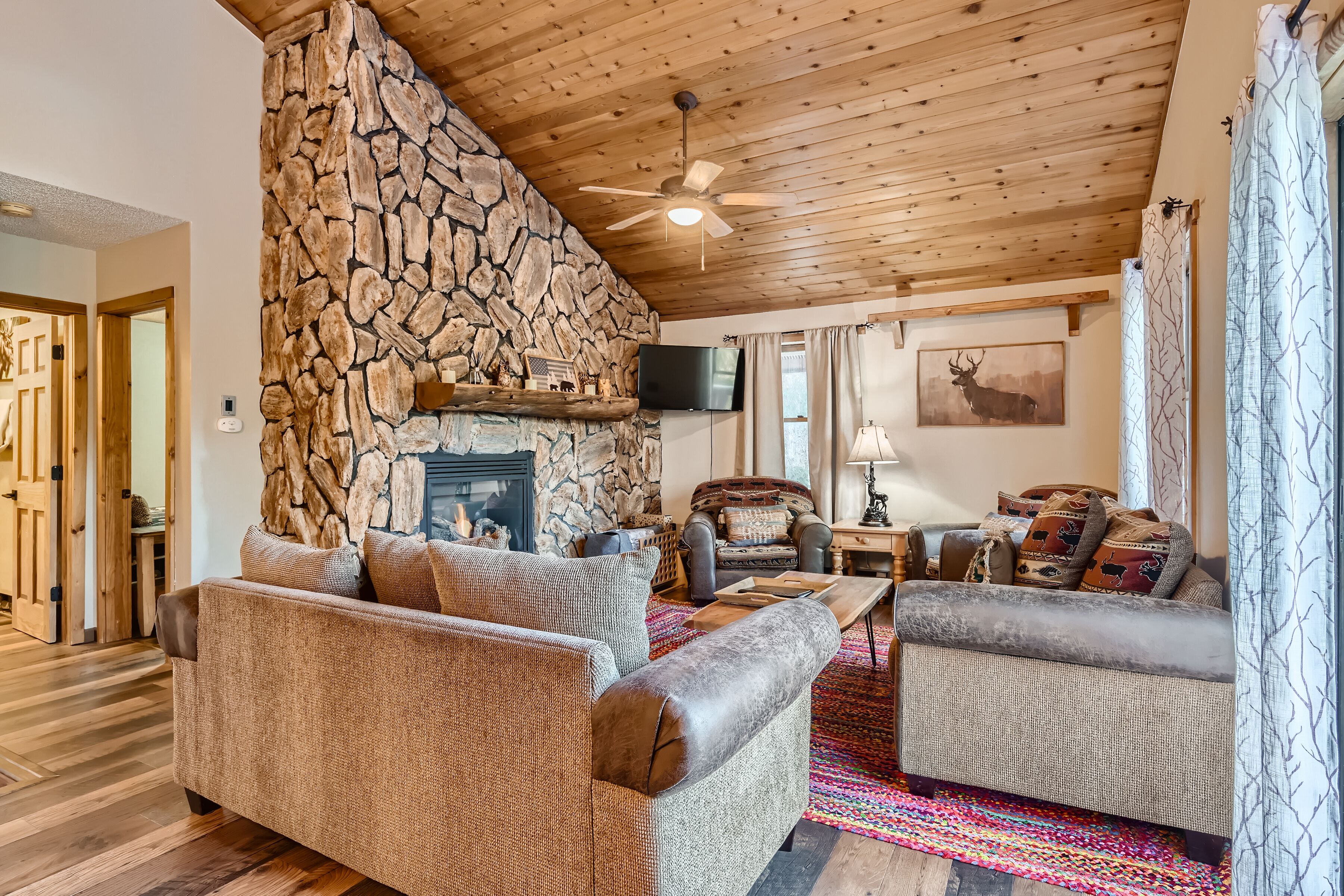 Swiss-inspired Chalet w/ HotTub!