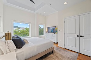 3 soverom, skrivebord, strykejern/-brett og wi-fi