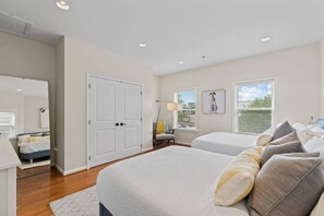 3 soverom, skrivebord, strykejern/-brett og wi-fi