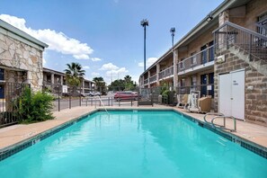 Pool - Studio 6 San Antonio, Tx - Northwest Medical Center (San Antonio)