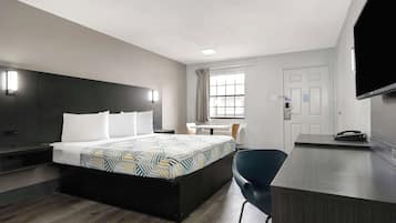 Schreibtisch, laptopgeeigneter Arbeitsplatz, Verdunkelungsvorhänge