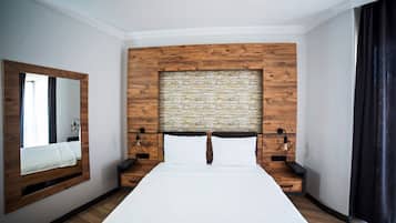 Habitació estàndard | Minibar, caixa forta a l'habitació i escriptori
