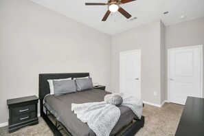 2 bedrooms, WiFi - Cozy 2BD/2BA In South Main Near NRG,Galleria+MORE! (Houston)
