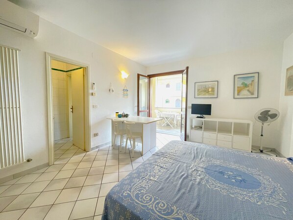 1 bedroom, iron/ironing board, bed sheets - Rosina, 50 metri dal mare con clima e balcone (Castiglione della Pescaia)