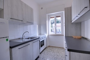 Fridge, oven, stovetop, dishwasher - Laura G, one bedroom and air conditioning (Castiglione della Pescaia)