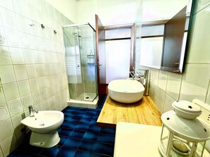 Shower, hair dryer, bidet, towels - Ciro, 30 m from the sea, garden, 3 parking spaces (Castiglione della Pescaia)