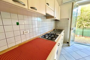 Køleskab, ovn, kogeplade, opvaskemaskine