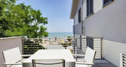 Mayflower, vista mare, posto auto, 50m dal mare