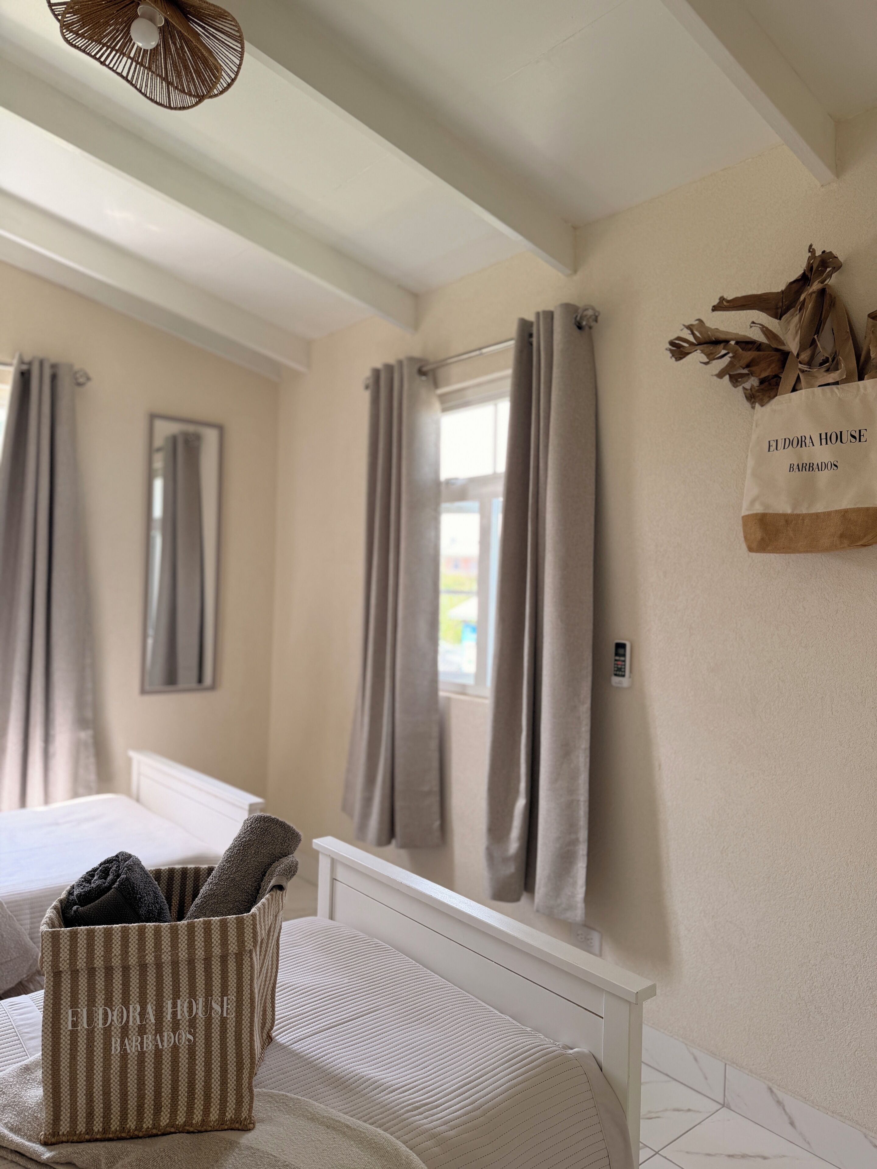 2 Schlafzimmer, Zimmersafe, Bügeleisen/Bügelbrett, kostenloses WLAN