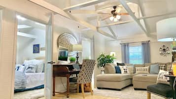 3 camere, una scrivania, ferro/asse da stiro, culla da viaggio