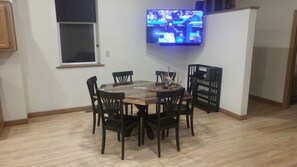 Dining - Logde sleeps 11 ...set up for exploring the Mississippi River or Driftless Area. (Cochrane)