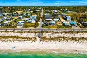 Beach nearby, sun-loungers, beach towels