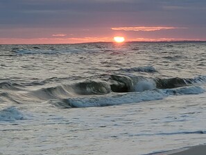 Beach nearby, sun-loungers, beach towels