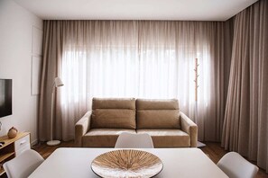 Flat-screen TV - Vilas do Olival  (Ponta Delgada)