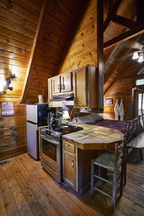 冰箱、微波炉、烤箱、炉灶