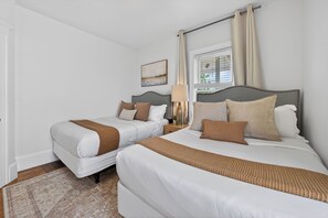 5 habitaciones, escritorio, tabla de planchar con plancha y wifi gratis 