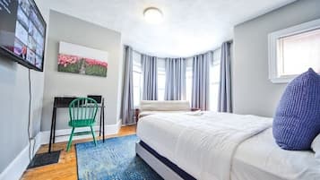 5 bedrooms, desk, iron/ironing board, free WiFi