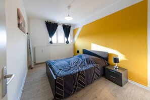 2 bedrooms, iron/ironing board, WiFi, bed sheets