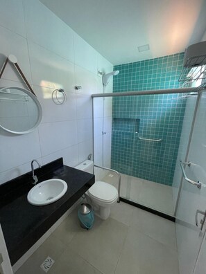 Family Quadruple Room | Bathroom