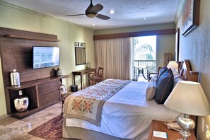 2 bedrooms, in-room safe, WiFi, bed sheets