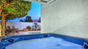 Bain à remous extérieur