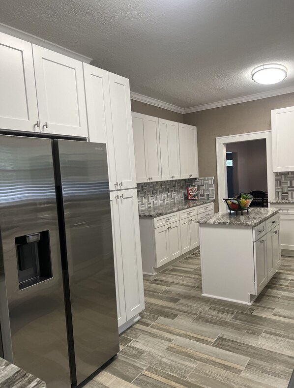 Interior - Daisy's Spacious 4/2.5 cozy home (Jacksonville)