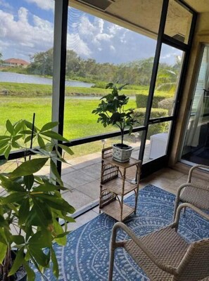 Property grounds - Cozy 2 bedroom Lakeview Villa|King & Queen Beds (West Palm Beach)