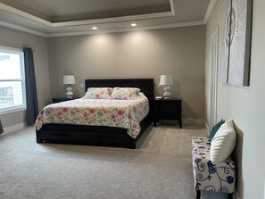 3 chambres, bureau, fer et planche à repasser, accès au Wi-Fi (inclus)