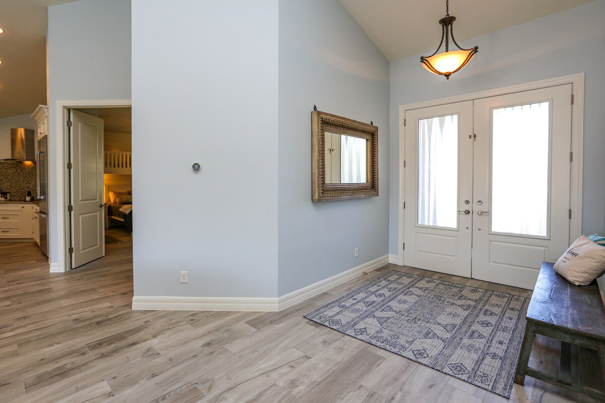 Photo 6 of STUNNING POOL HOME, 4 BEDS/4 BATHS, DOWNTOWN NAPLES, FL
