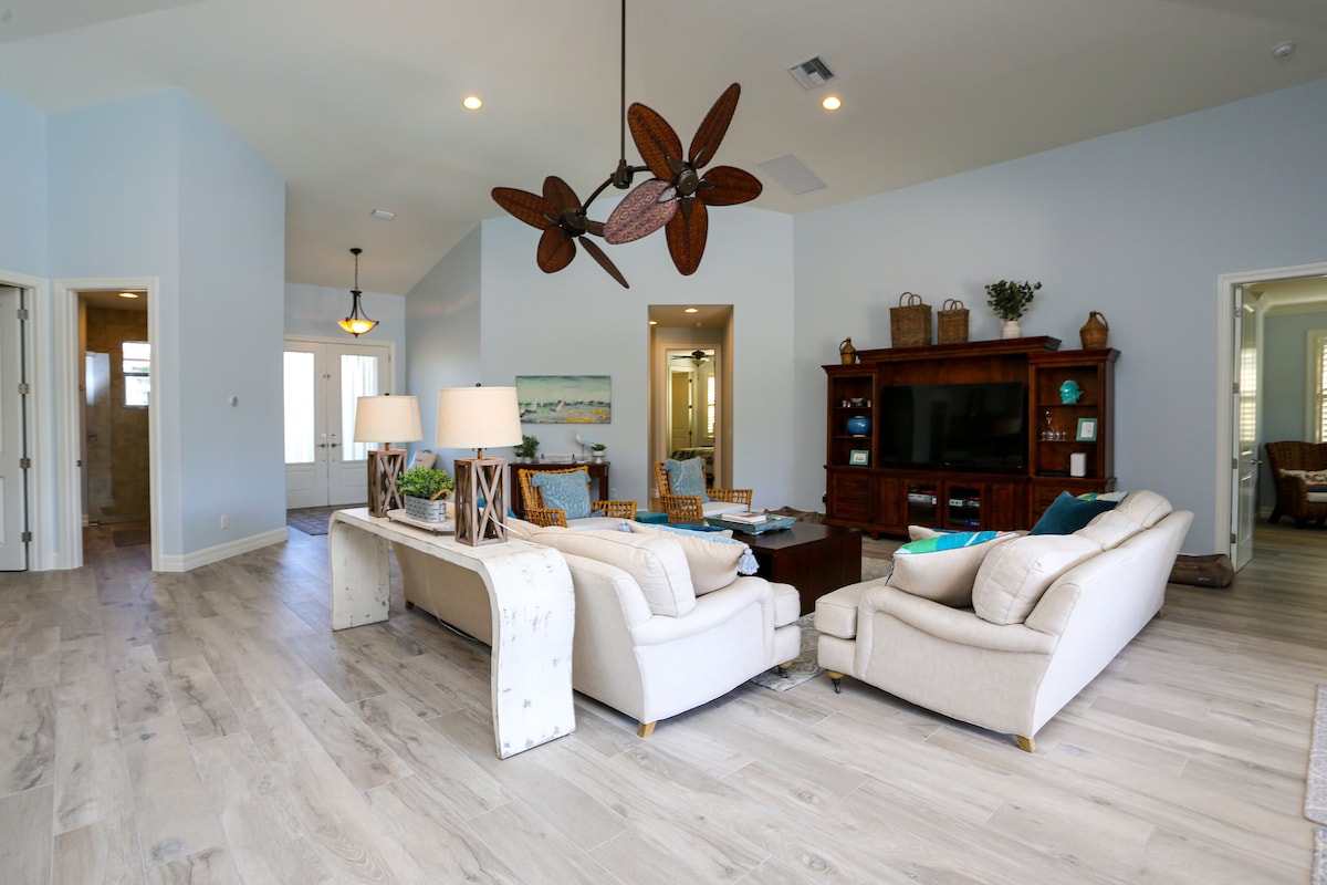 Photo 39 of STUNNING POOL HOME, 4 BEDS/4 BATHS, DOWNTOWN NAPLES, FL