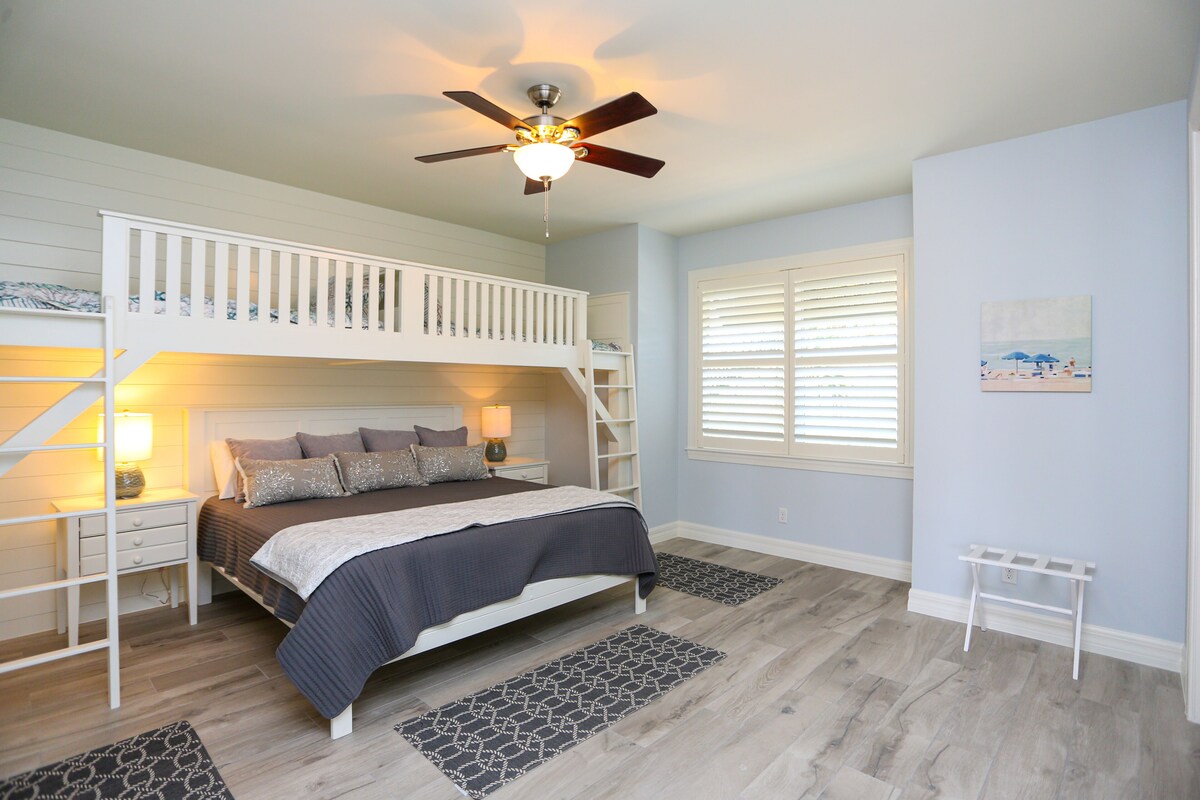 Photo 33 of STUNNING POOL HOME, 4 BEDS/4 BATHS, DOWNTOWN NAPLES, FL