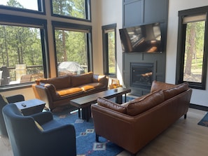 Smart-TV, peis, videospill og fotballspill