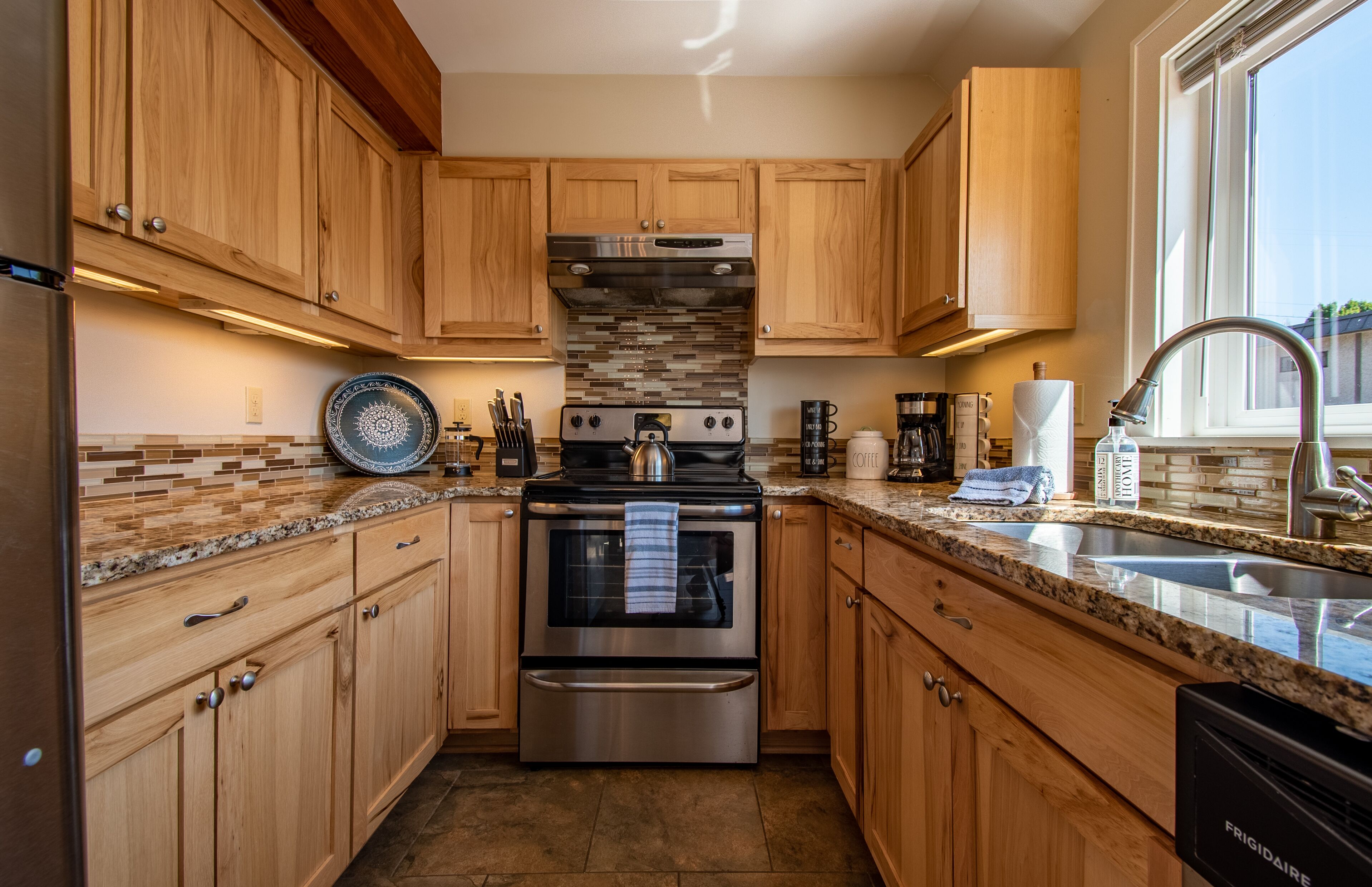 Enchanting 3 Bedroom Home with Space Needle Views!