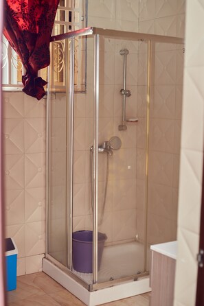 Basic Room | Iron/ironing board, WiFi, bed sheets - 9 ROSES HOTEL (Ejisu)