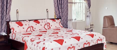 Habitación doble superior | Tabla de planchar con plancha, wifi y ropa de cama