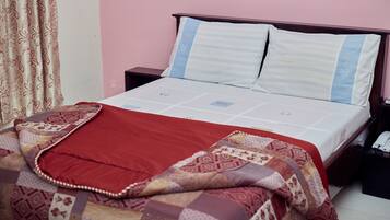 Fer et planche à repasser, Wi-Fi, draps fournis