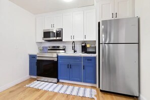 Refrigerador y condimentos