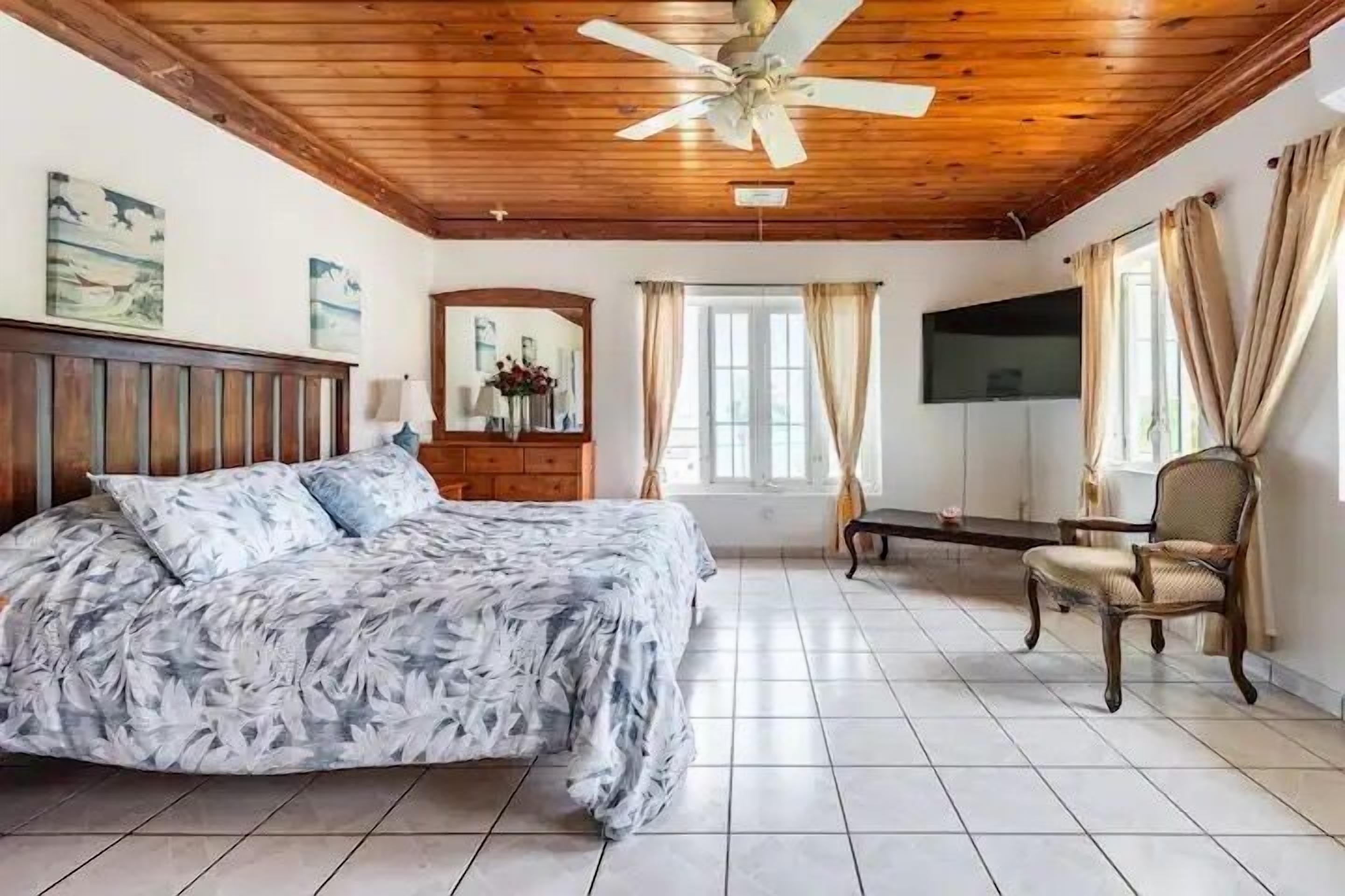 7 bedrooms, iron/ironing board, travel cot, free WiFi