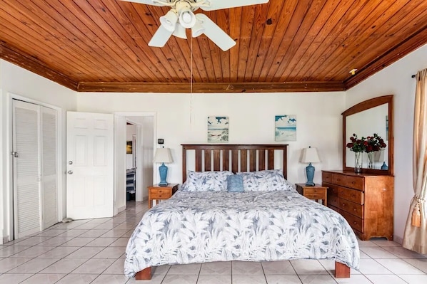 7 bedrooms, iron/ironing board, travel crib, free WiFi