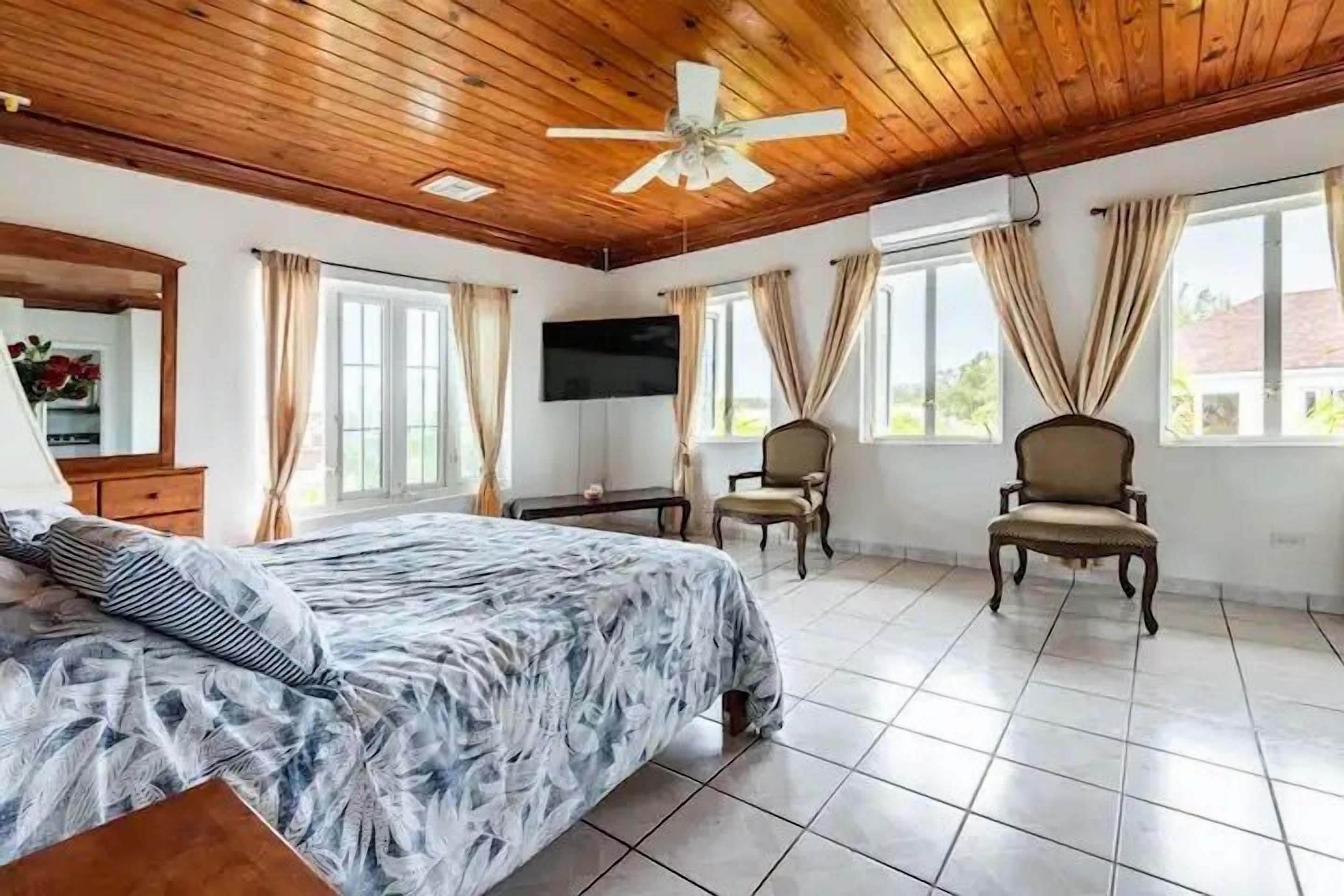 7 bedrooms, iron/ironing board, travel crib, free WiFi