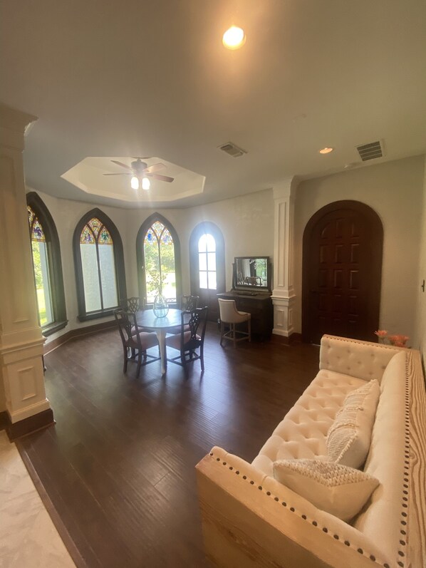 Smart TV, fireplace, video games, DVD player