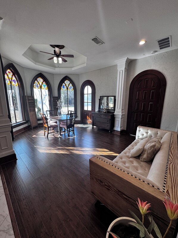 Smart TV, fireplace, video games, DVD player