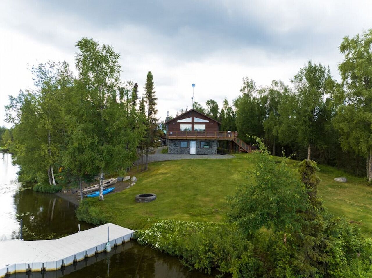 The Peaceful Peninsula-on Sports Lake/Hot tub